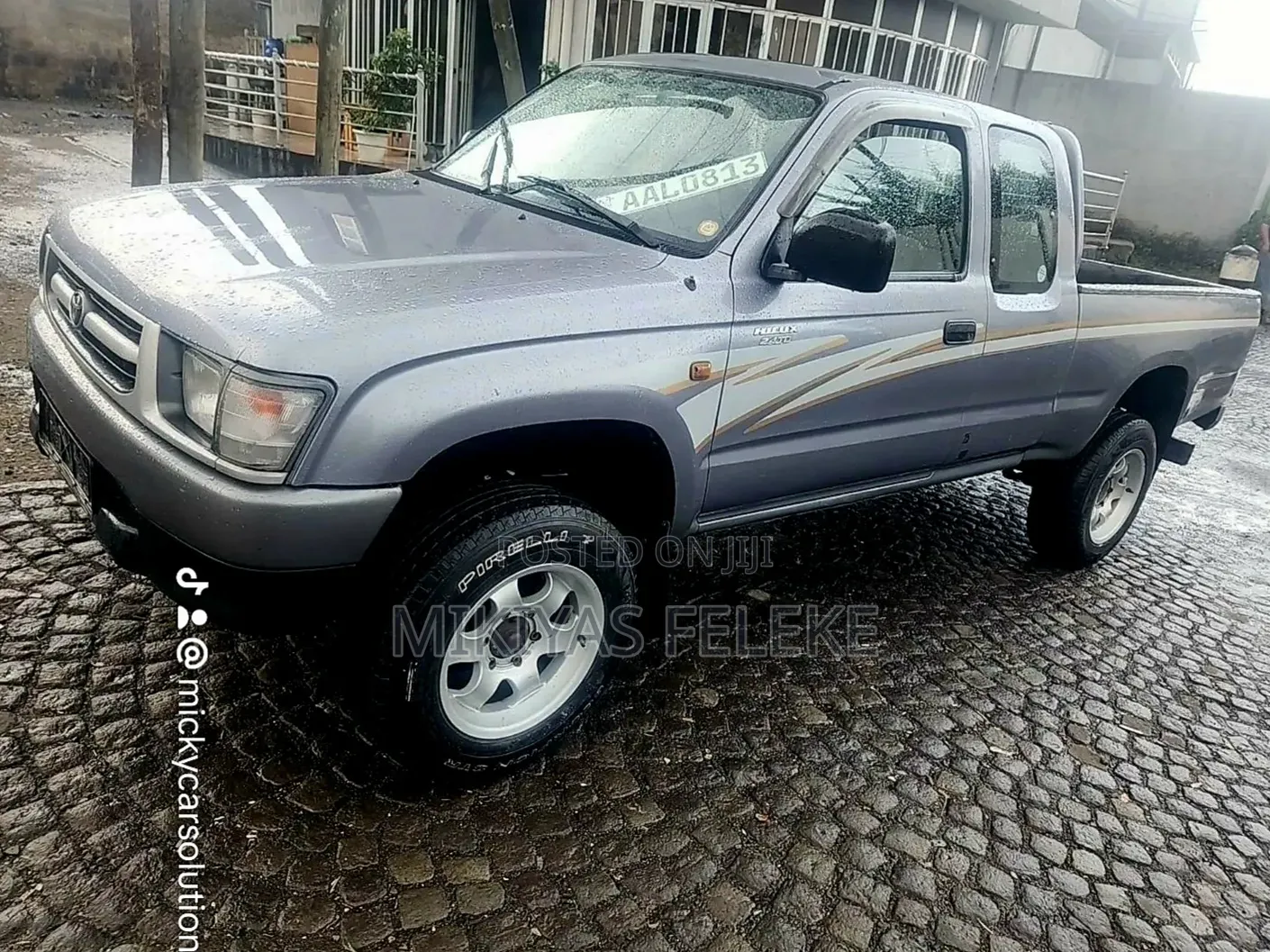 Toyota Hilux 2000 Gray