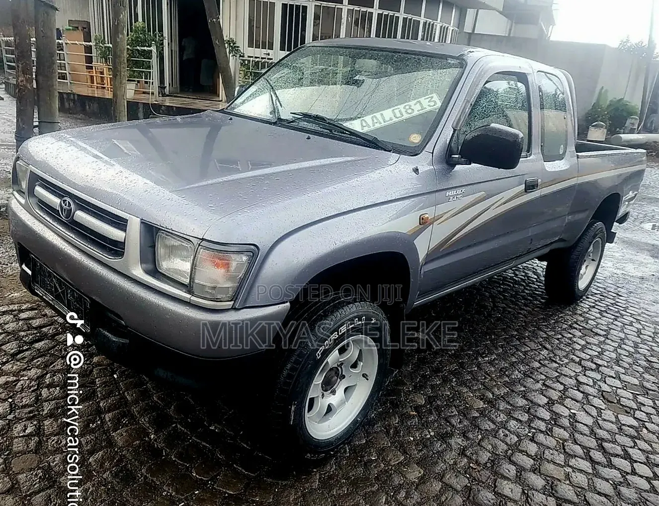 Toyota Hilux 2000 Gray