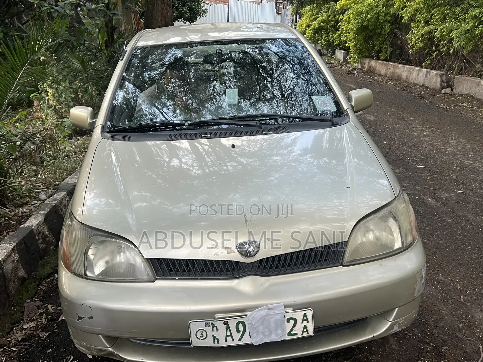 Toyota Platz 2001