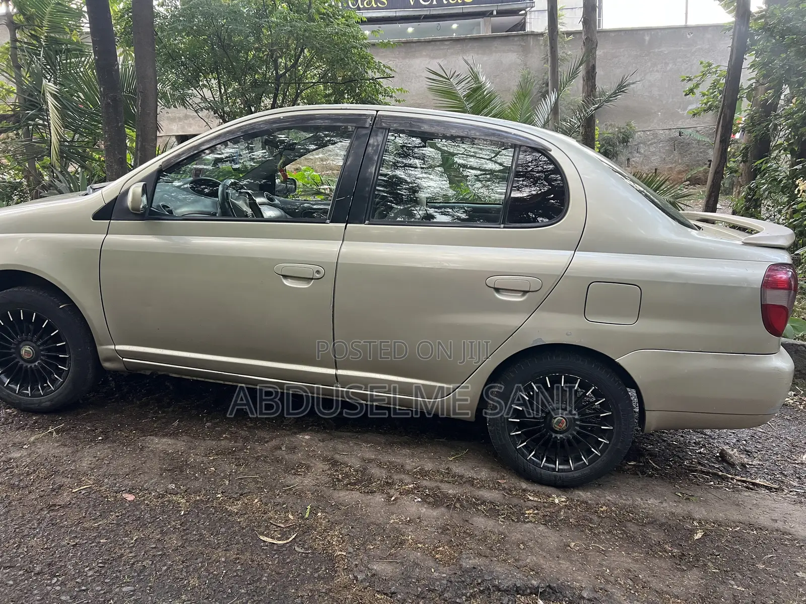 Toyota Platz 2001