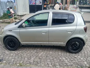 Toyota Vitz 2002 Beige