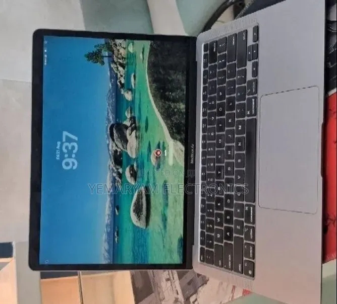 New Laptop Apple MacBook Air 2020 M1 8GB Apple M1 SSD 256GB