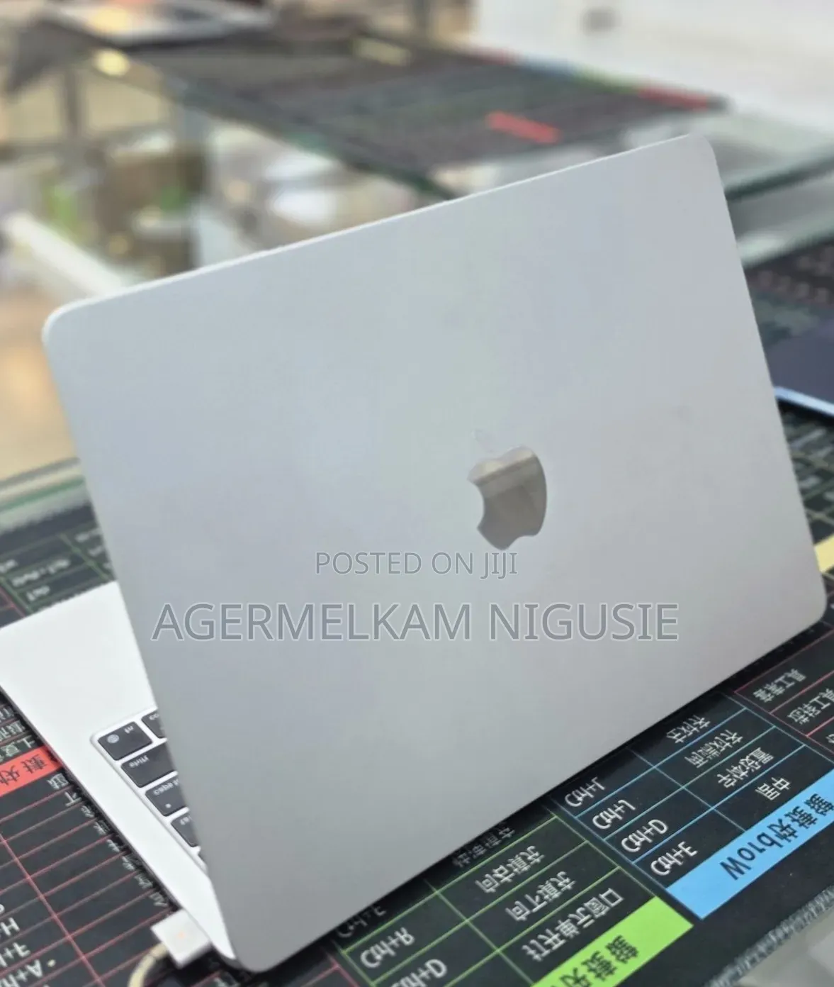 New Laptop Apple MacBook Air 2025 M4 16GB Intel Core Ultra 7 SSD 512GB