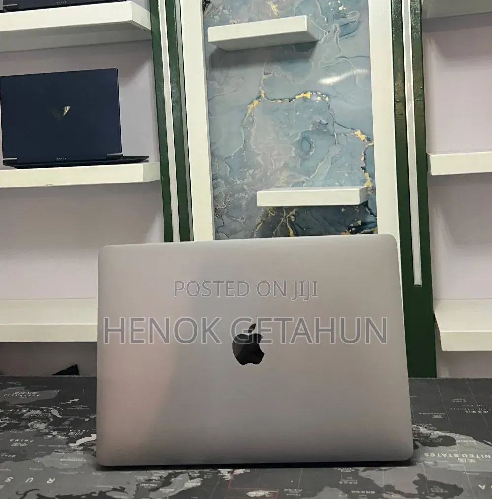 New Laptop Apple MacBook Pro 2020 8GB Apple M1 SSD 512GB