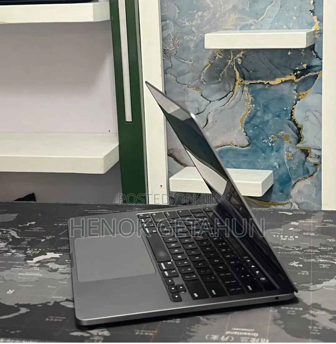 New Laptop Apple MacBook Pro 2020 8GB Apple M1 SSD 512GB