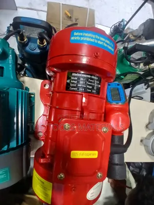 ,ቀይ ZW-7 የኮንክሪት ማንቀጥተር (Vibrator Dinamo)፣ 1.5 kW ኃይል ያለው።