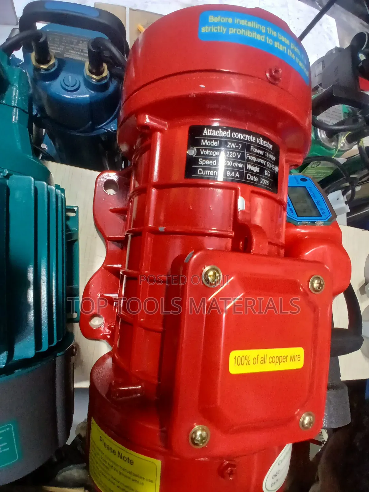 ,ቀይ ZW-7 የኮንክሪት ማንቀጥተር (Vibrator Dinamo)፣ 1.5 kW ኃይል ያለው።