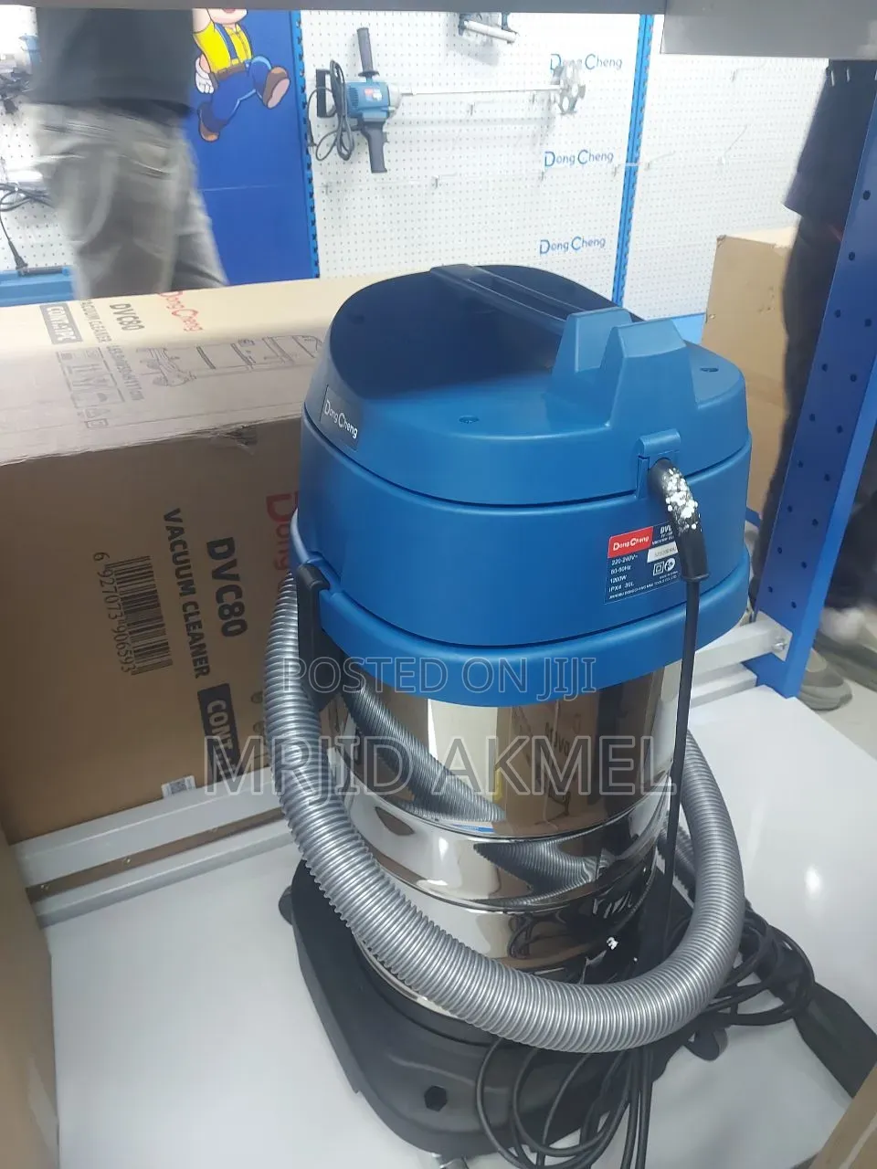 Dong Cheng 30L Industrial Wet Dry Vacuum Cleaner 1200w