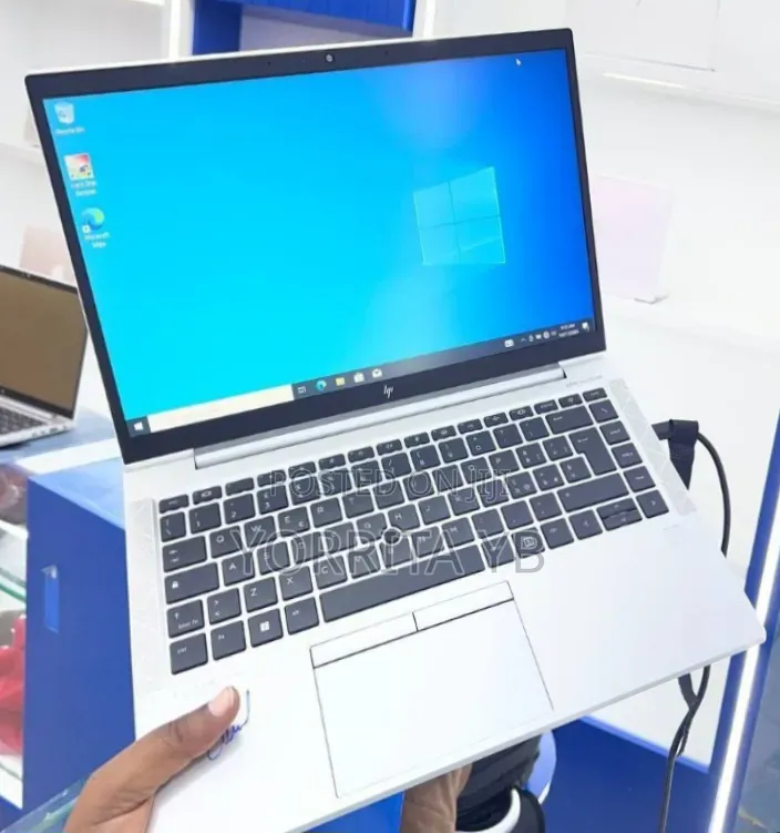 New Laptop HP EliteBook 845 G8 16GB AMD Ryzen 5 SSD 512GB