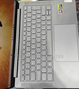 New Laptop Lenovo Yoga Slim 7 16GB AMD Ryzen 7 SSD 512GB
