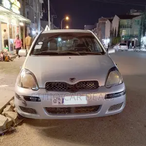 Toyota Vitz 2004 Blue