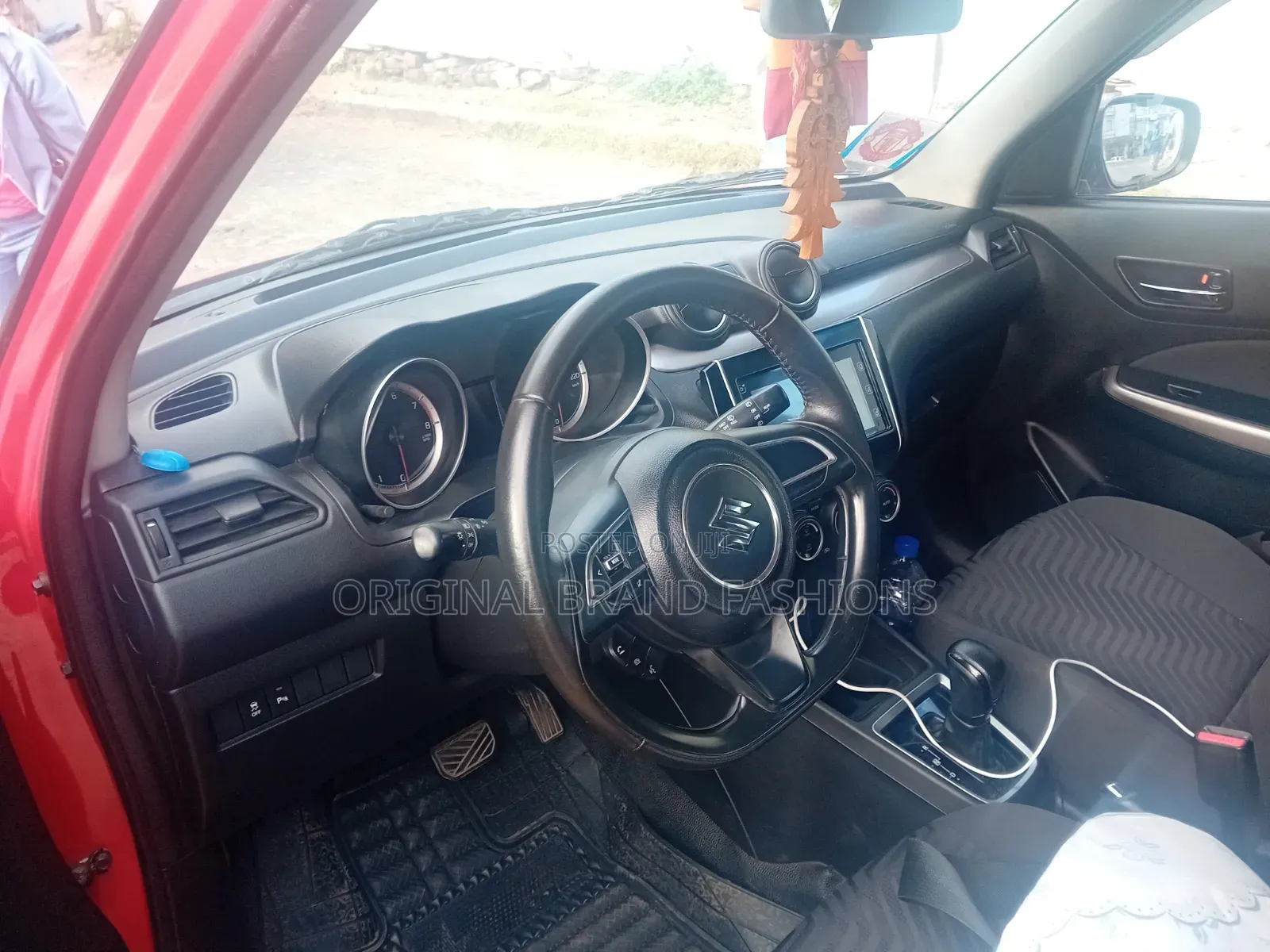 Suzuki Swift 2022 Red