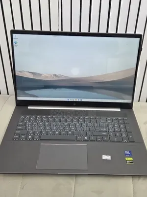 New Laptop HP Envy 17 16GB AMD Ryzen 7 SSD 1T