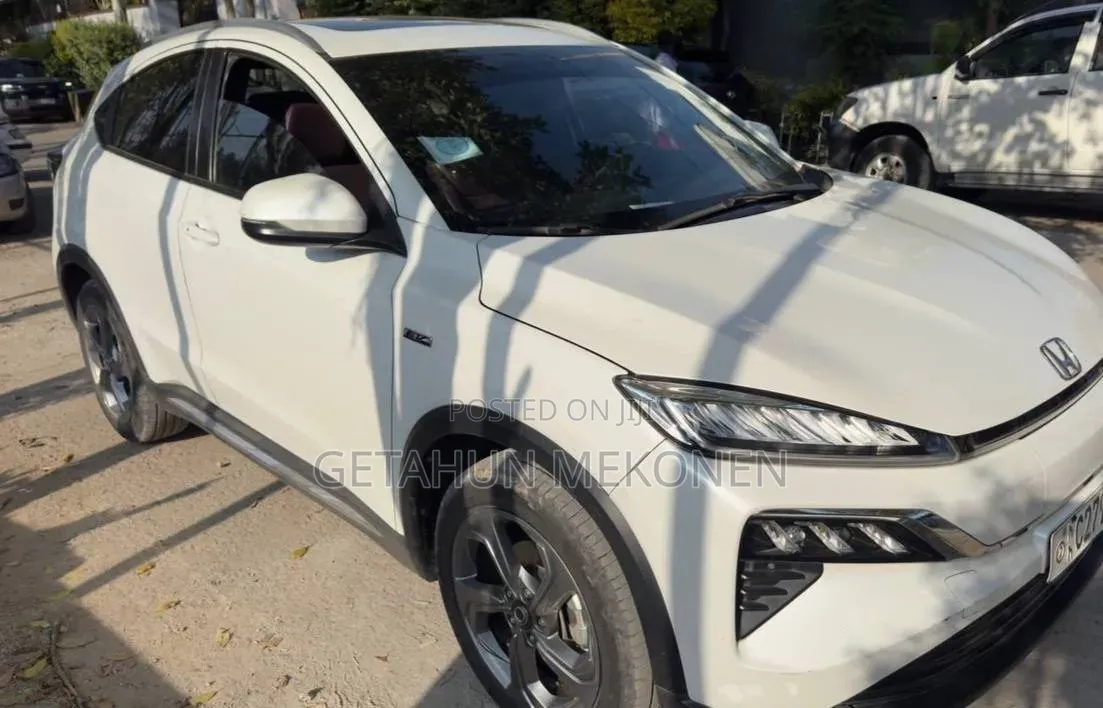 Car 2023 White