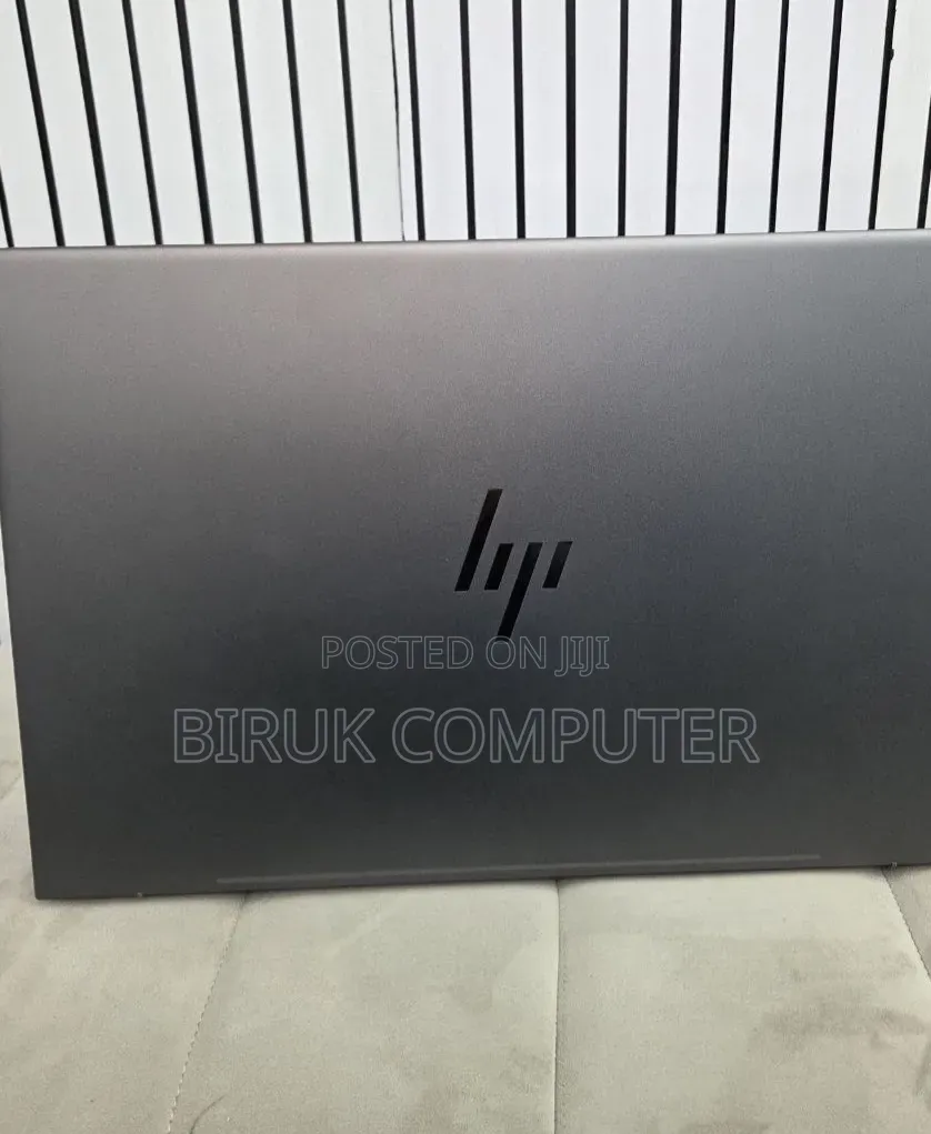 New Laptop HP Envy 17 16GB AMD Ryzen 7 SSD 1T