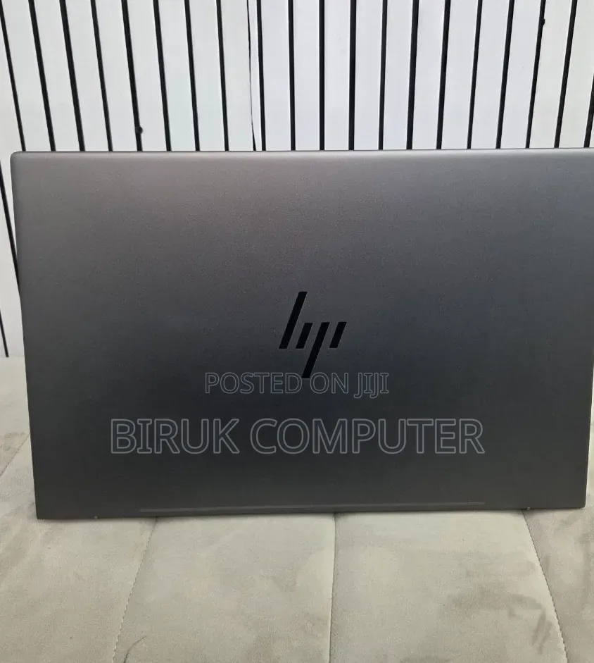 New Laptop HP Envy 17 16GB AMD Ryzen 7 SSD 1T