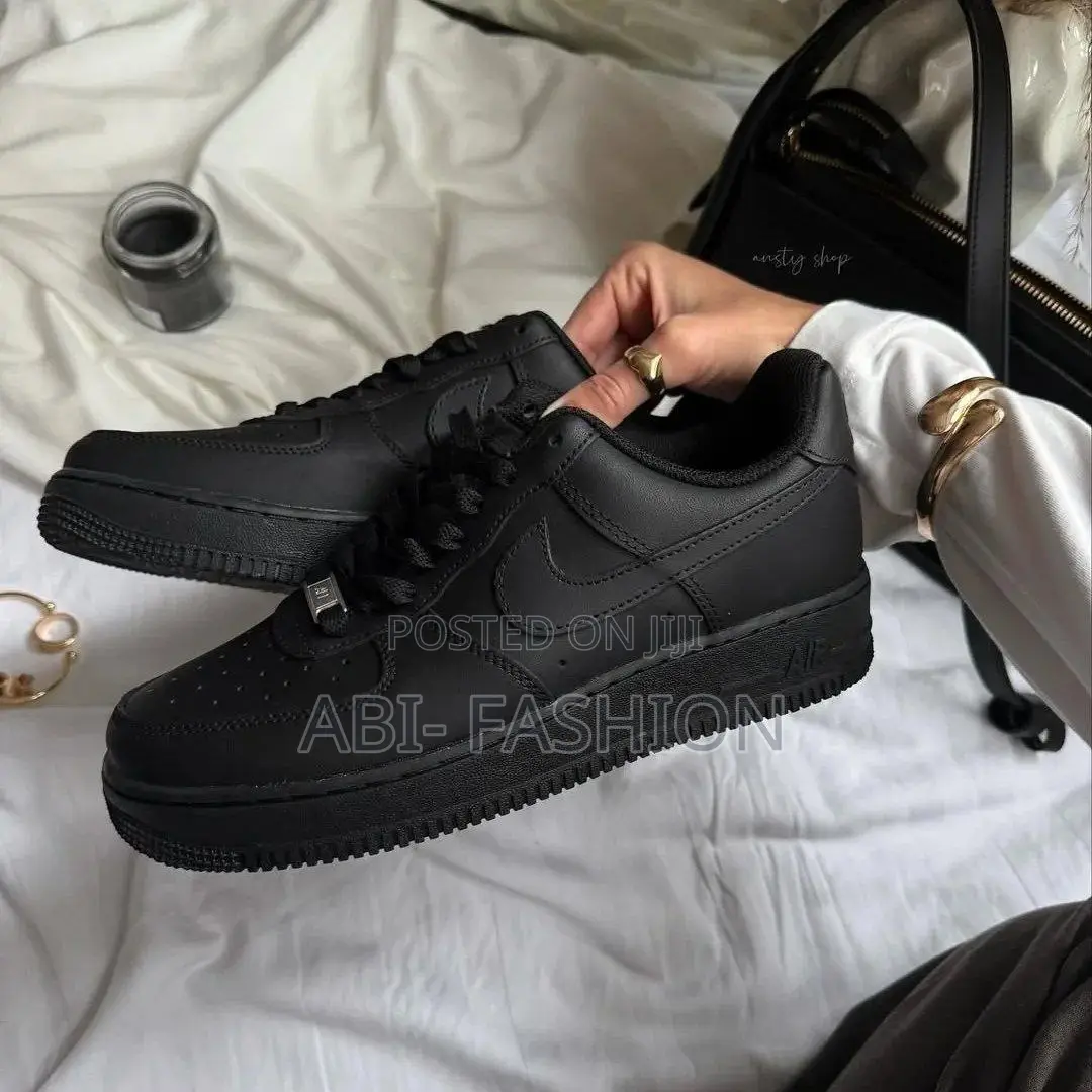 Nike Air Force 1 Triple White | New Arrival | Sizes 40, 41, 42, 43, 44