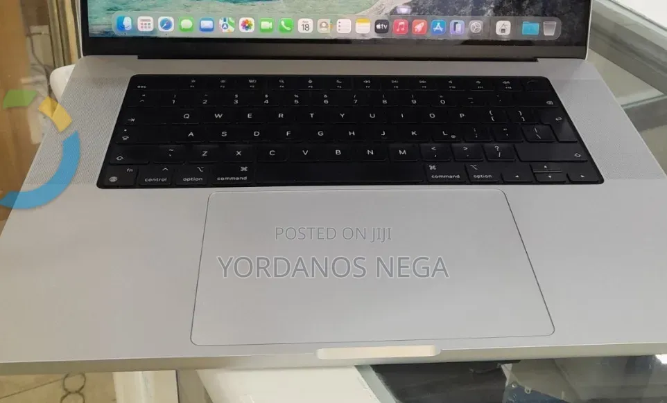 New Laptop Apple MacBook Pro 2021 M1 32GB Apple M1 Pro SSD 1T