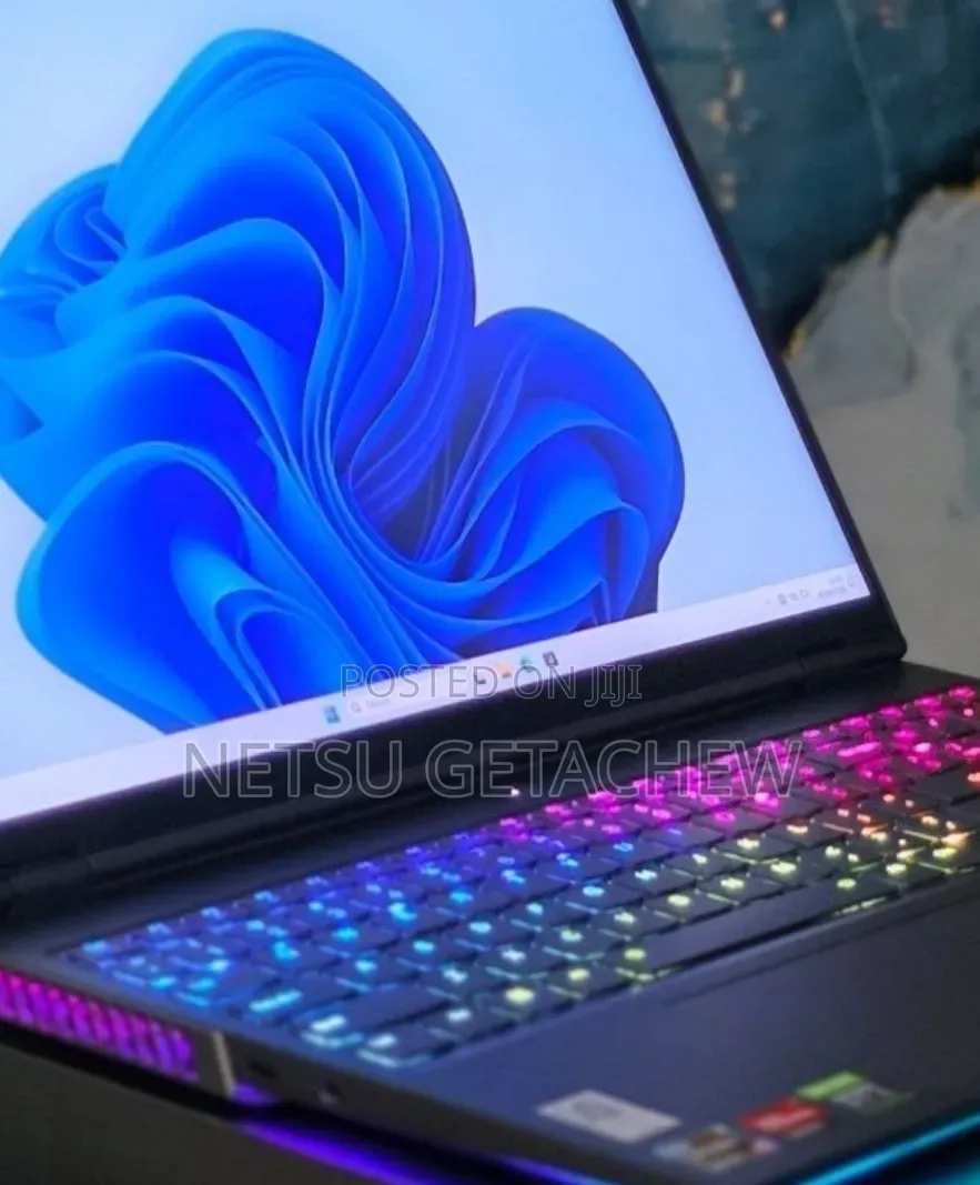 New Laptop Lenovo Legion 9 32GB AMD Ryzen 9 SSD 1T
