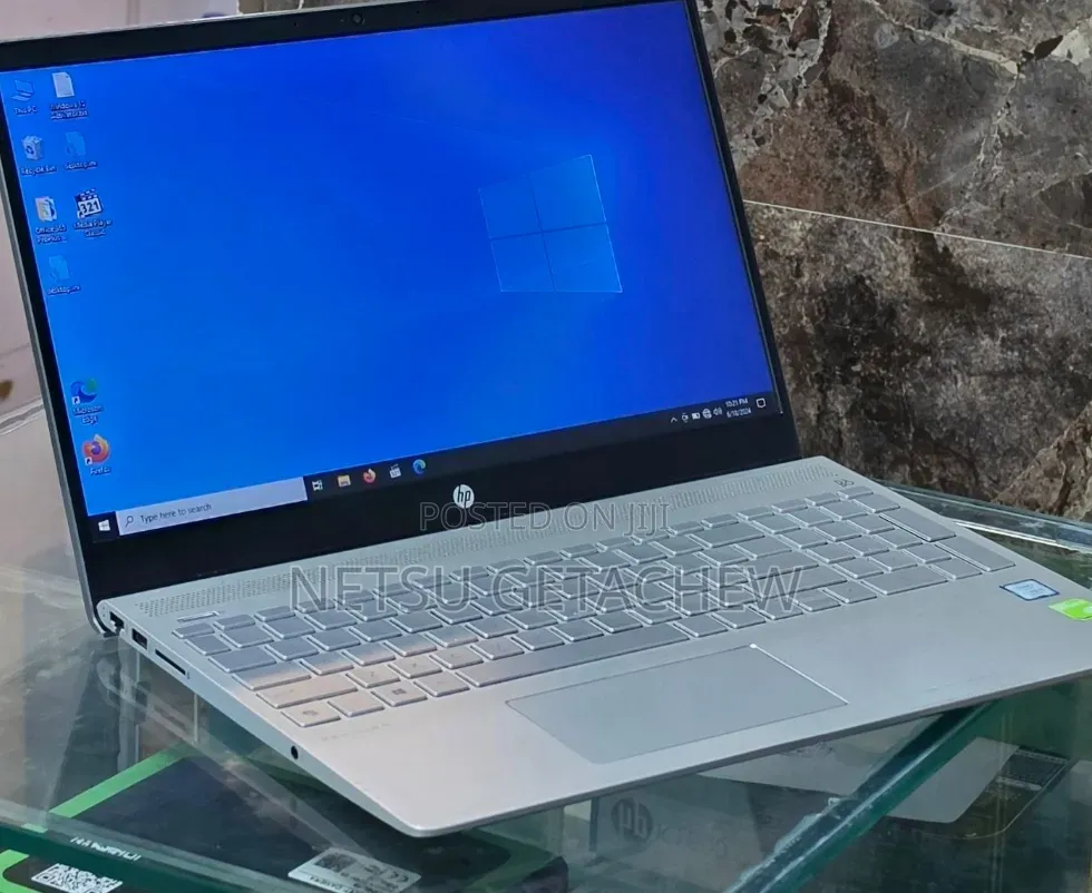New Laptop HP Pavilion 15 8GB Intel Core i5 SSD 256GB
