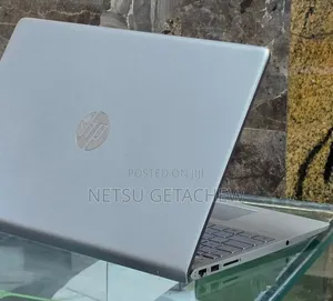 New Laptop HP Pavilion 15 8GB Intel Core i5 SSD 256GB