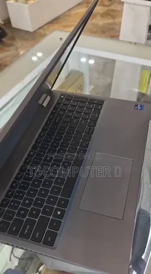 New Laptop Dell Latitude 5520 8GB Intel Core i7 SSD 512GB