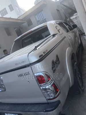 Toyota Hilux 2012 Gold