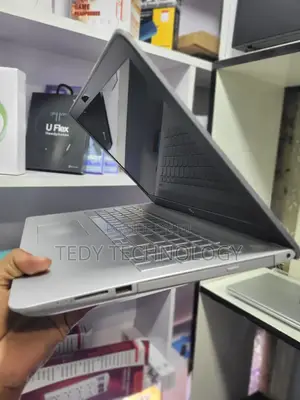 New Laptop HP Pavilion 15 8GB Intel Core i7 SSD 256GB