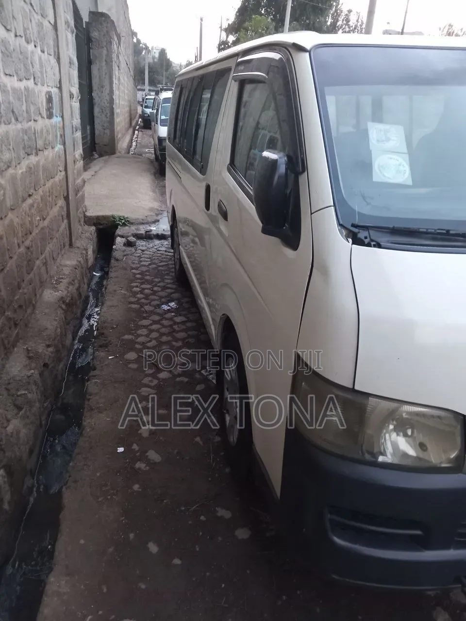 Toyota HiAce 2007 White
