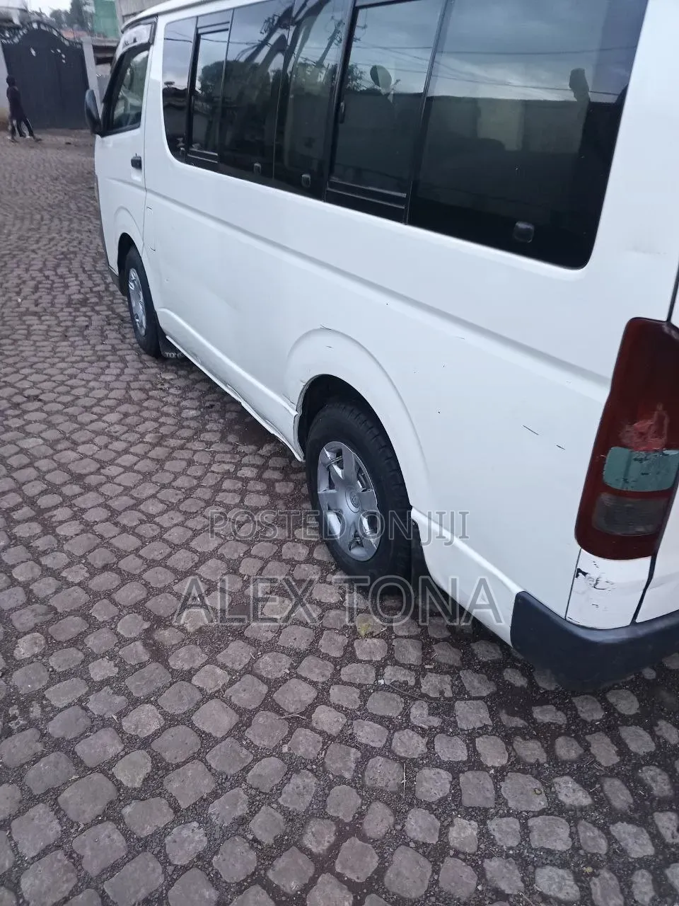 Toyota HiAce 2007 White