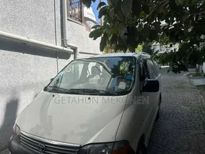 Car 2006 White