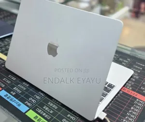 New Laptop Apple MacBook Air 2025 M4 16GB Apple M4 SSD 256GB