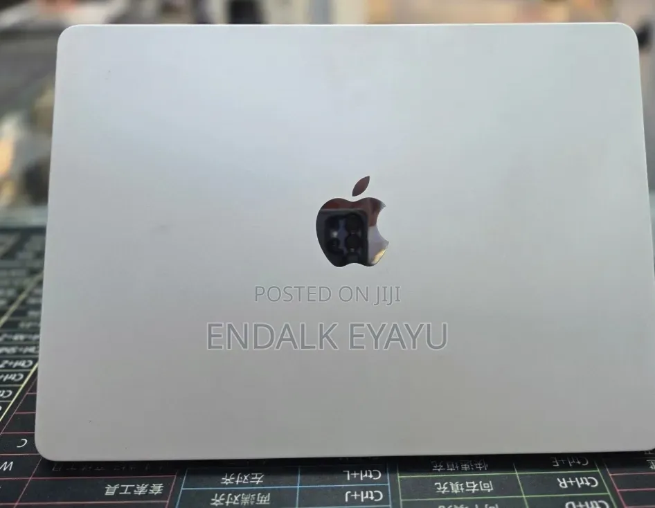 New Laptop Apple MacBook Air 2025 M4 16GB Apple M4 SSD 256GB