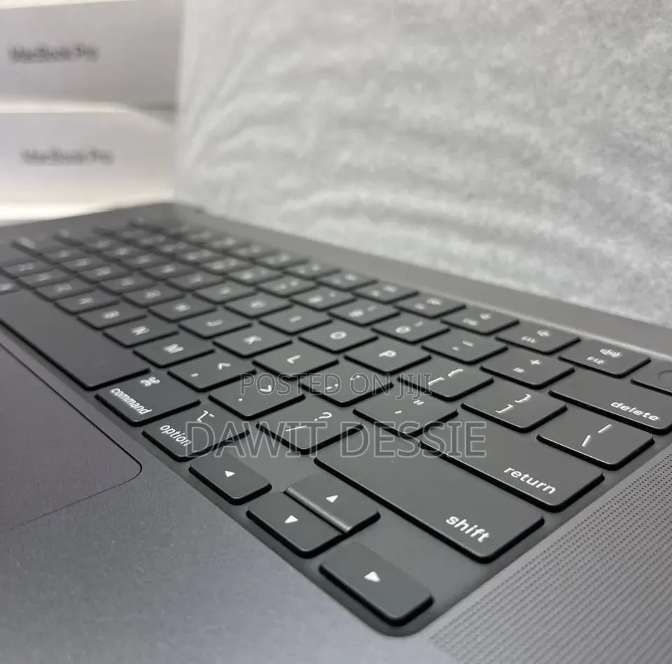 New Laptop Apple MacBook Pro 2024 M4 Max 48GB Apple M1 Max SSD 2T