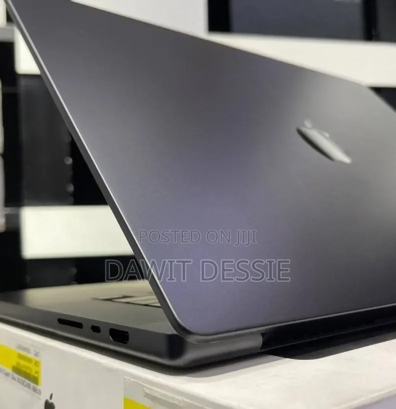 New Laptop Apple MacBook Pro 2024 M4 Max 48GB Apple M1 Max SSD 2T