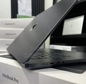 New Laptop Apple MacBook Pro 2024 M4 Max 48GB Apple M1 Max SSD 2T
