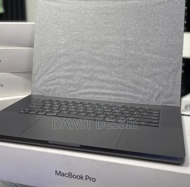 New Laptop Apple MacBook Pro 2024 M4 Max 48GB Apple M1 Max SSD 2T
