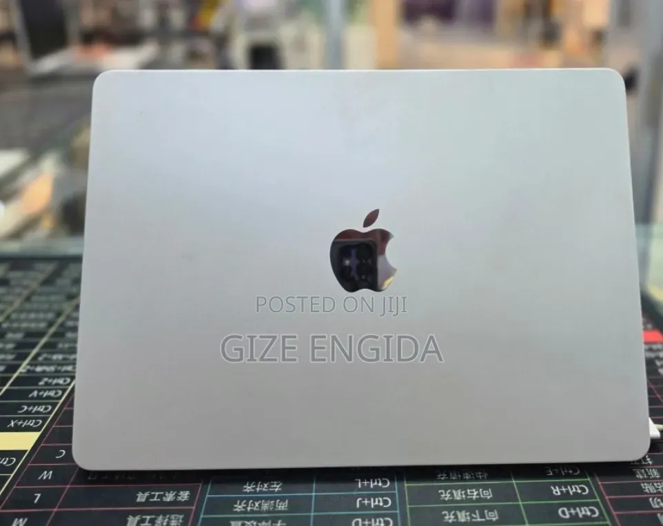 New Laptop Apple MacBook Air 2025 M4 16GB Apple M4 SSD 256GB