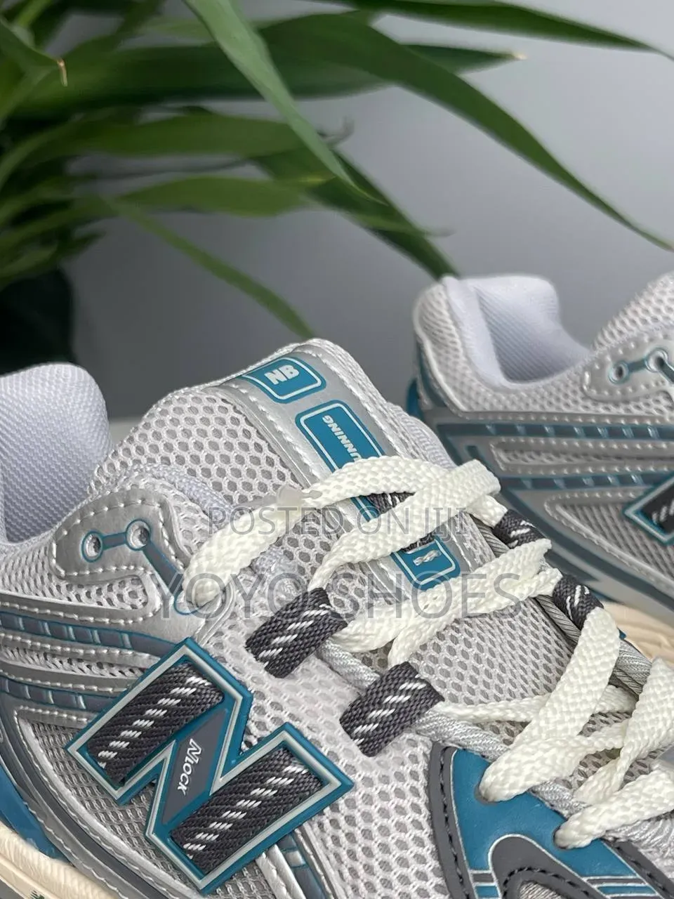 New Balance 1906R "Metallic Silver/Terrarium "Unisex Fashion Sneaker