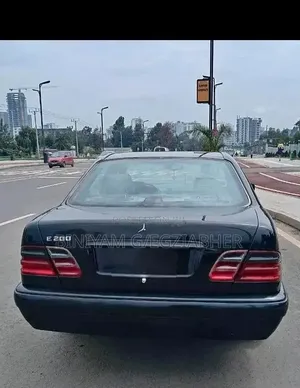 Mercedes-Benz E200 1998 Black