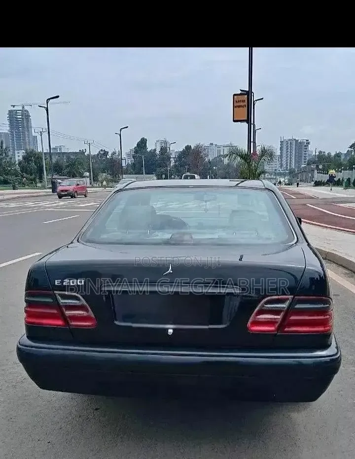 Mercedes-Benz E200 1998 Black