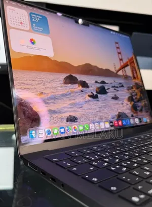 New Laptop Apple MacBook Pro 2025 M5 16GB Apple M5 Pro SSD 512GB