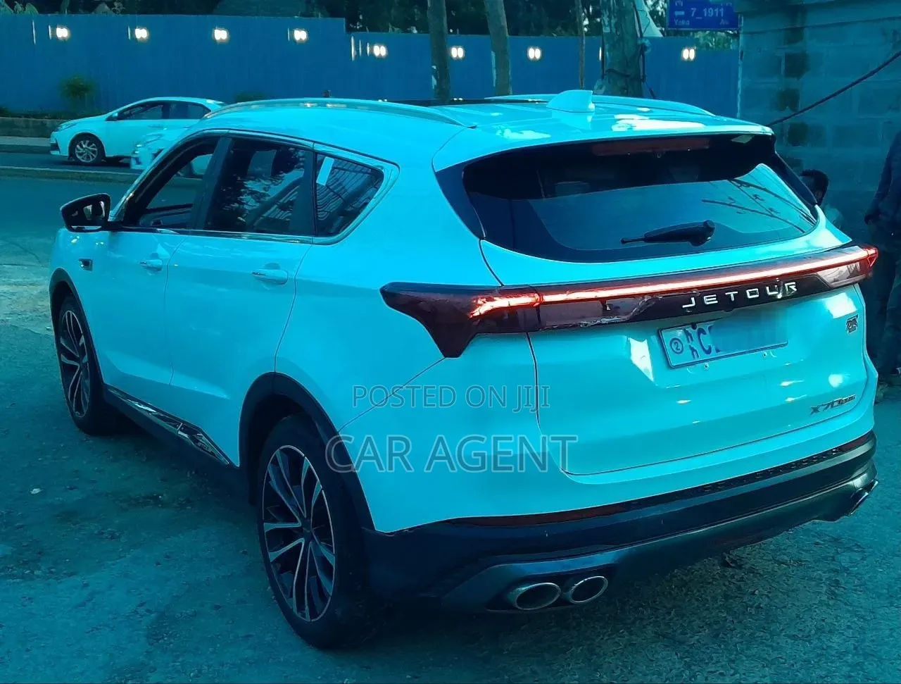 Jetour X70 Plus 2022 White