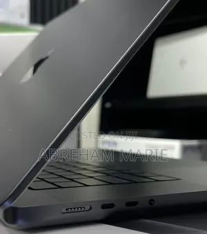 New Laptop Apple MacBook Pro 2024 M4 Max 48GB Apple M4 Max SSD 2T