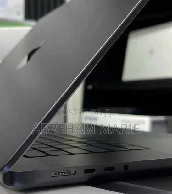 New Laptop Apple MacBook Pro 2024 M4 Max 48GB Apple M4 Max SSD 2T