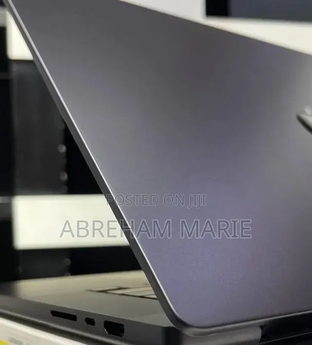 New Laptop Apple MacBook Pro 2024 M4 Max 48GB Apple M4 Max SSD 2T