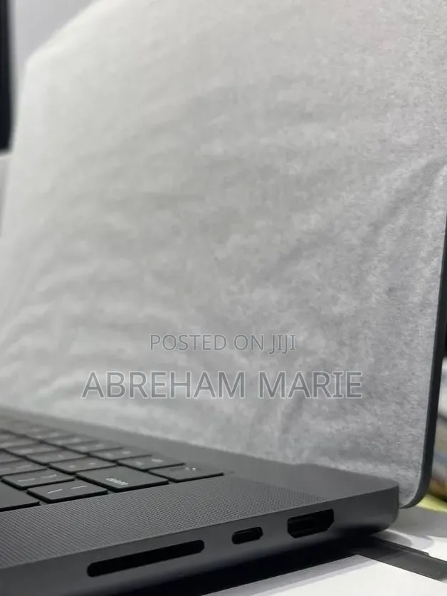New Laptop Apple MacBook Pro 2024 M4 Max 48GB Apple M4 Max SSD 2T