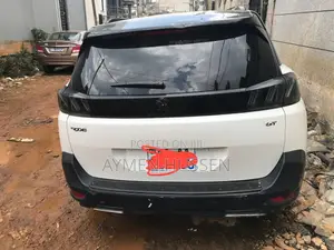 Peugeot 5008 2022 White