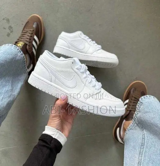 Air Jordan 1 Low Triple White | New Arrival | Sizes 40, 41, 42, 43, 44