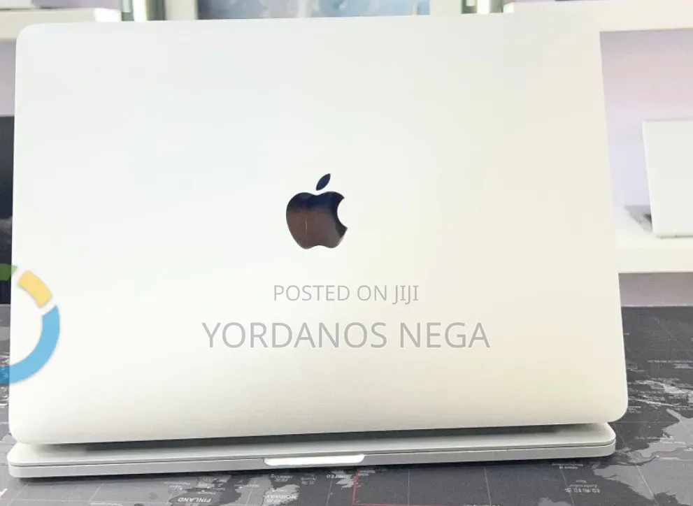 New Laptop Apple MacBook Pro 2022 M2 16GB Apple M2 SSD 256GB